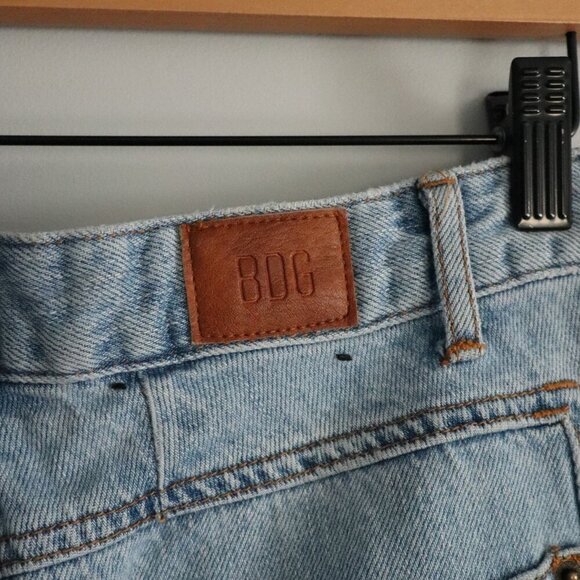 BDG Women's Sz 25 Blue Light Wash Mom High-Rise Skinny 5-Pocket Jeans - Picture 8 of 14